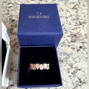 Vittore ring
Drop cut, gold-tone plated